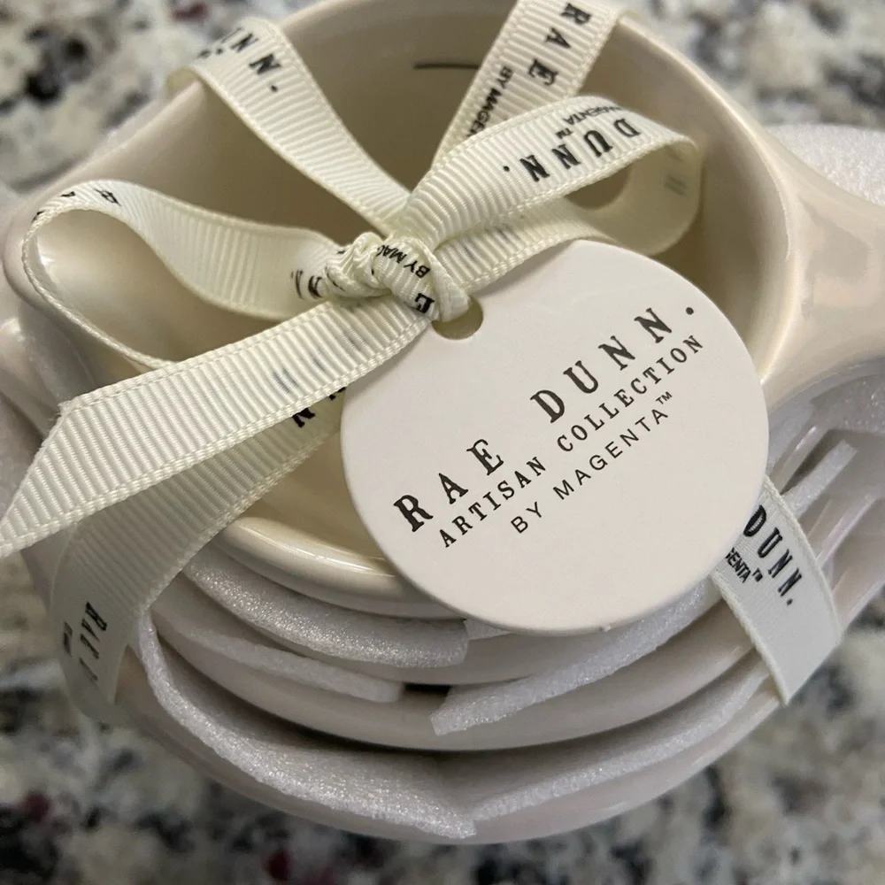 NWT Rae Dunn White Number Measuring Cups